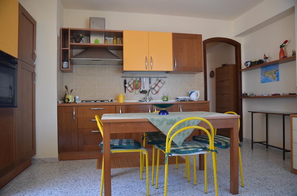 Casa Susanna Fondachello  Buitenkant foto