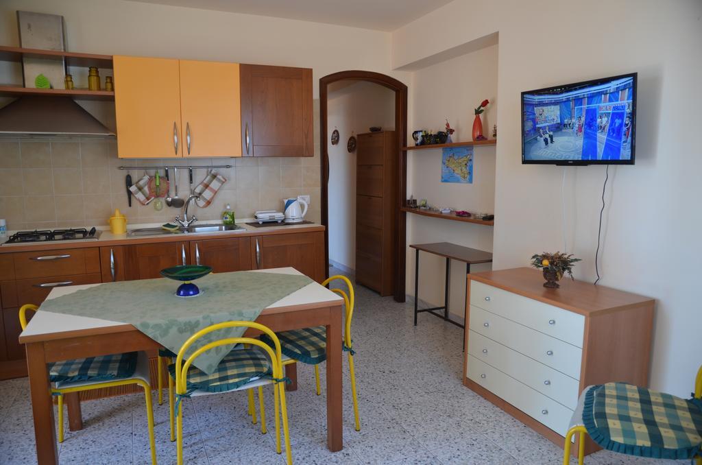 Casa Susanna Fondachello  Buitenkant foto