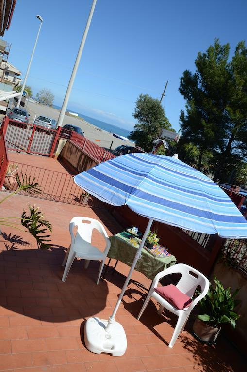 Casa Susanna Fondachello  Buitenkant foto